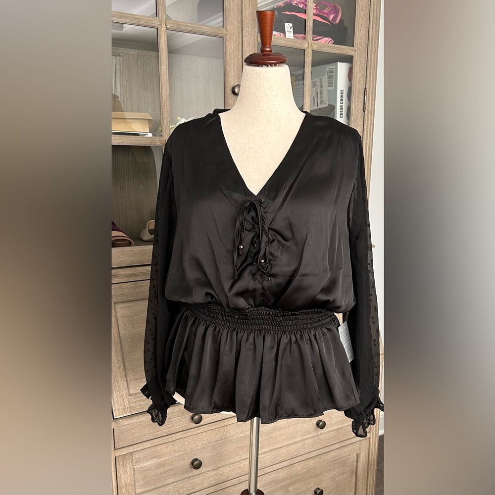 NWT Sky and Sand black long sheer sleeve peplum top- 3X